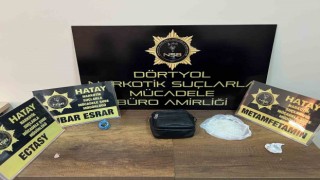 Polis ekipleri uyuşturucu tacirlerine göz açtırmıyor: 3 gözaltı