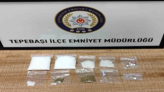 Polis ekiplerinden aranan şahıslara operasyon