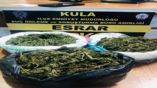Polis ikna etti, 888 gram esrar ele geçirdi