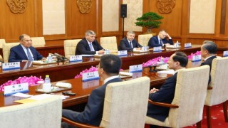 Rus Bakan Lavrov ve Çinli Mevkidaşı Wang Yi Pekinde görüştü