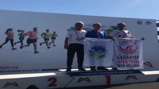 Sakarya Büyükşehir atletizm sporcusu şampiyonluğu kaptırmadı