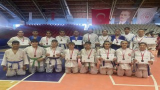 Salihlili judocular madalyaları topladı