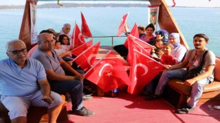 Şehit yakınları Adana'da tekne turu yaptı