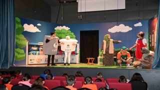 Selçukluda öğrenciler tiyatro ile sıfır atık bilinci kazanıyor