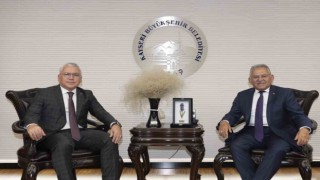 Sivas Valisi Şimşekten Başkan Büyükkılıça ziyaret