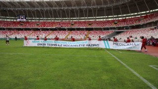 Sivasspor ve Medicanadan Meme Kanseri Ayı Farkındalık Pankartı