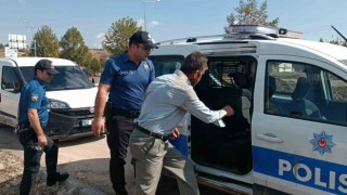 Sokaklarda yatan vatandaş konteynere yerleştirildi