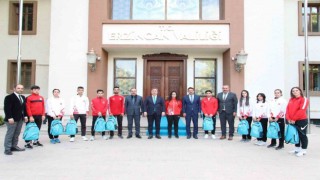 Sporcular Vali Aydoğduyla bir araya geldi