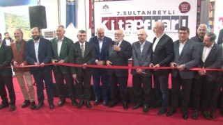 Sultanbeyli 7nci Kitap Fuarı kitapseverlerin yoğun katılımıyla başladı