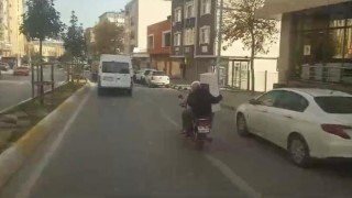 Sultanbeylide motosikletle su sebili taşımacılığı kamerada