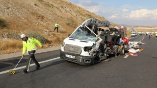 TAG Otoyolu'nda feci kaza: 5 ölü, 5 yaralı