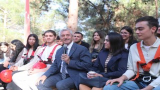 Tahmazoğlu bilim kampında gençlerle bir araya geldi