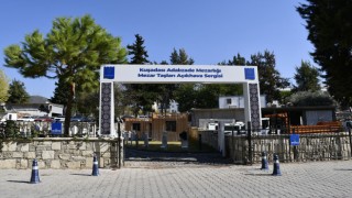 Tarihi 17nci yüzyıla uzanan mezar taşları Kuşadasında sergileniyor