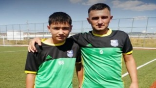Tavşanlıda baba oğul aynı futbol takımında