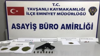 Tavşanlıda durdurulan tırda uyuşturucu madde ve tabanca ele geçirildi