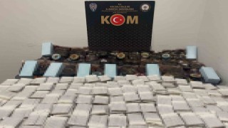 TEMde operasyon düzenlenen araçtan 245 kilo kaçak tütün çıktı