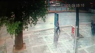 Teröristler saldırı girişimi öncesi kullandıkları araçla kameralara yansıdı