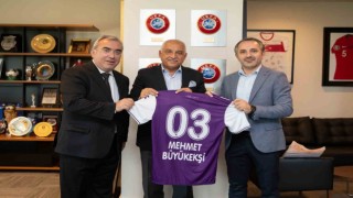 TFF Başkanı Büyükekşiye Afyonspor forması hediye ettiler