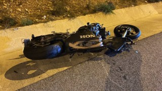 Tıra çarpan motosikletin sürücüsü hastanede hayatını kaybetti