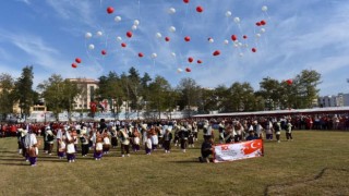 Toprakkale'deki Cumhuriyet Bayramı coşkusu stada sığmadı