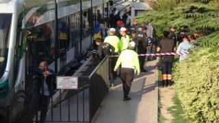 Tramvayın önüne düşen kadın hayatını kaybetti