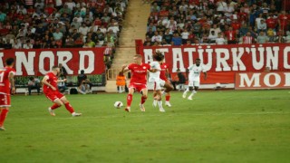Trendyol Süper Lig: Antalyaspor: 0 - Galatasaray: 0 (İlk yarı)