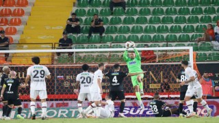 Trendyol Süper Lig: Corendon Alanyaspor: 1 - Fatih Karagümrük: 0 (İlk yarı)