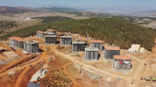Türkoğlunda ilk deprem konutları bir ay sonra teslim edilecek