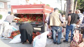 Ucuz biber vatandaşlar tarafından kapışıldı