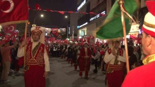 Ümraniyede Cumhuriyetin 100. yılı binlerin katıldığı yürüyüşle kutlandı