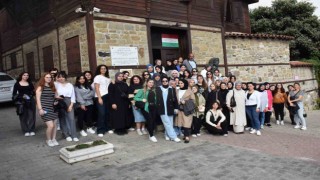 Üniversiteli kızlara şehir turu