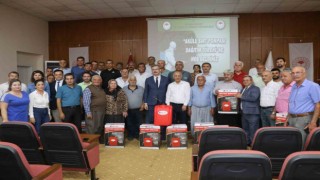 Üreticilere Akdeniz sineği ile mücadele için sırt pompası desteği