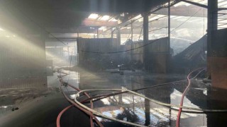 Uşakta tekstil fabrikasında çıkan yangın kontrol altına alındı