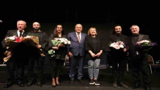 Usta sanatçılardan Efelerde unutulmaz performans