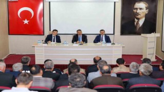 Vali Ali Çelik, muhtarlarla bir araya geldi