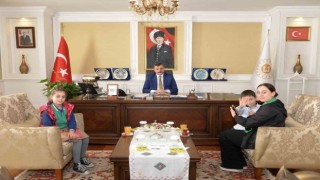 Vali Çiftçi Berayı makamında kabul etti