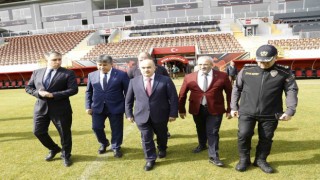 Vali Dağlıdan Çorumlulara milli maç daveti
