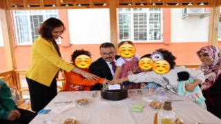 Vali Turandan koruma altındaki çocuklara ziyaret