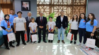 Vali Usta bocce sporcularını makamında kabul etti