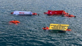 Van Gölünde Cumhuriyetin 100. yılı kutlandı