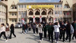 Vanda eş zamanlı deprem tatbikatı