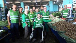 Yalovada pazarcılar serebral palsi farkındalığı için yeşil yelek giydi