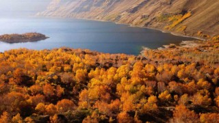Yeryüzü cenneti Nemrut Kalderasında sonbahar güzelliği