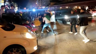 Yol verme tartışması tekmeli yumruklu kavgaya dönüştü