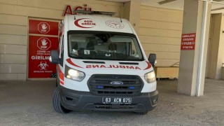 Yolun karşısına geçmeye çalışan çocuğa araba çarptı