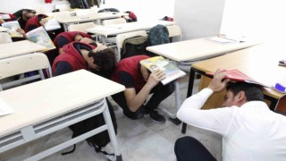 Yozgatta tüm okullarda “çök-kapan-tutun” tatbikatı gerçekleştirildi