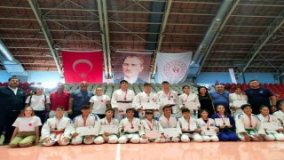 Yunusemreli judocular Ali Atmacayı 19 madalya ile andı