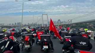 Yüzlerce moto kurye Cumhuriyet Bayramını coşku ile kutladı