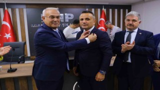 Zafer Partisinden istifa edenler törenle MHPye katıldı