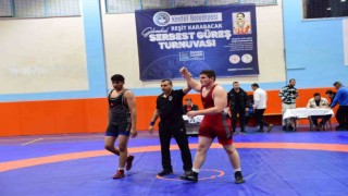 2. Geleneksel Reşit Karabacak Güreş Turnuvasında nefes kesen mücadele